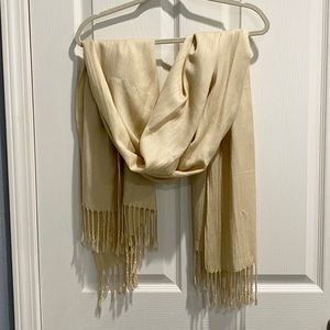 Luxurious pashmina cream scarf